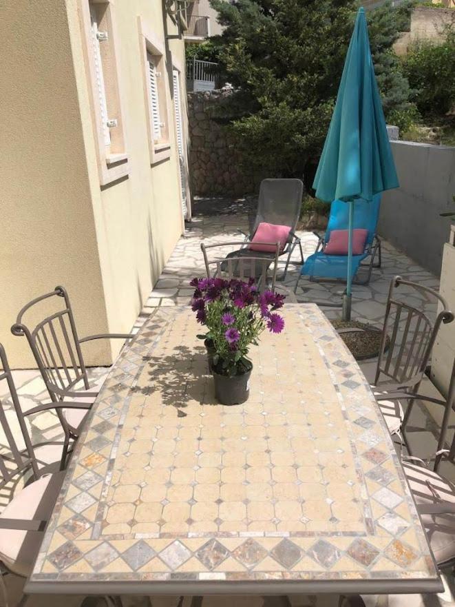 Nemira Beach Apartments Omiš Extérieur photo