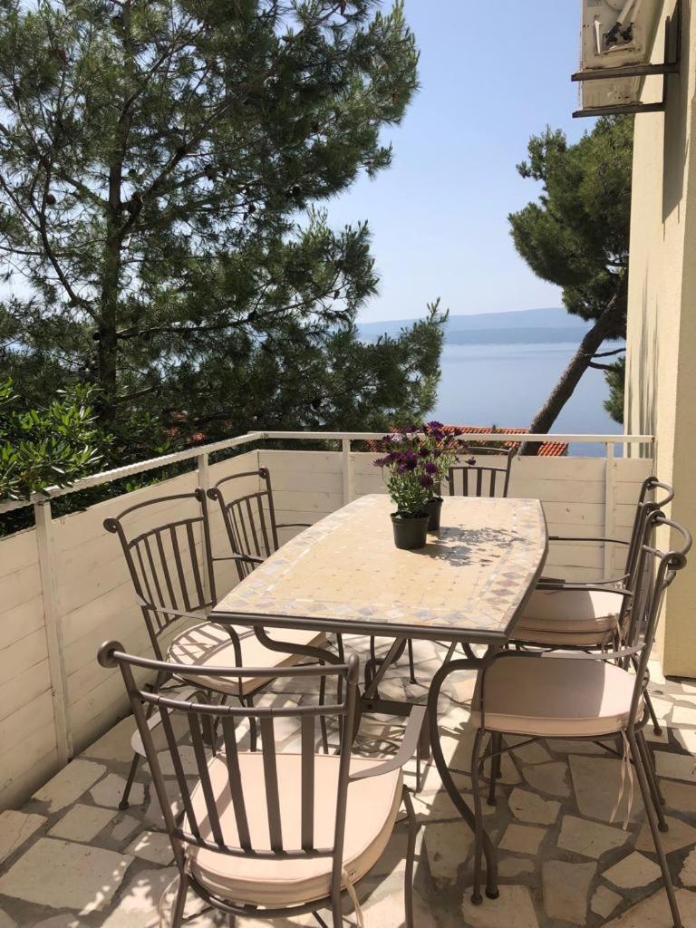 Nemira Beach Apartments Omiš Extérieur photo