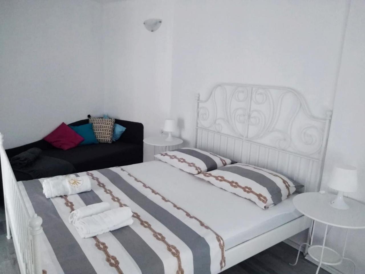 Nemira Beach Apartments Omiš Extérieur photo