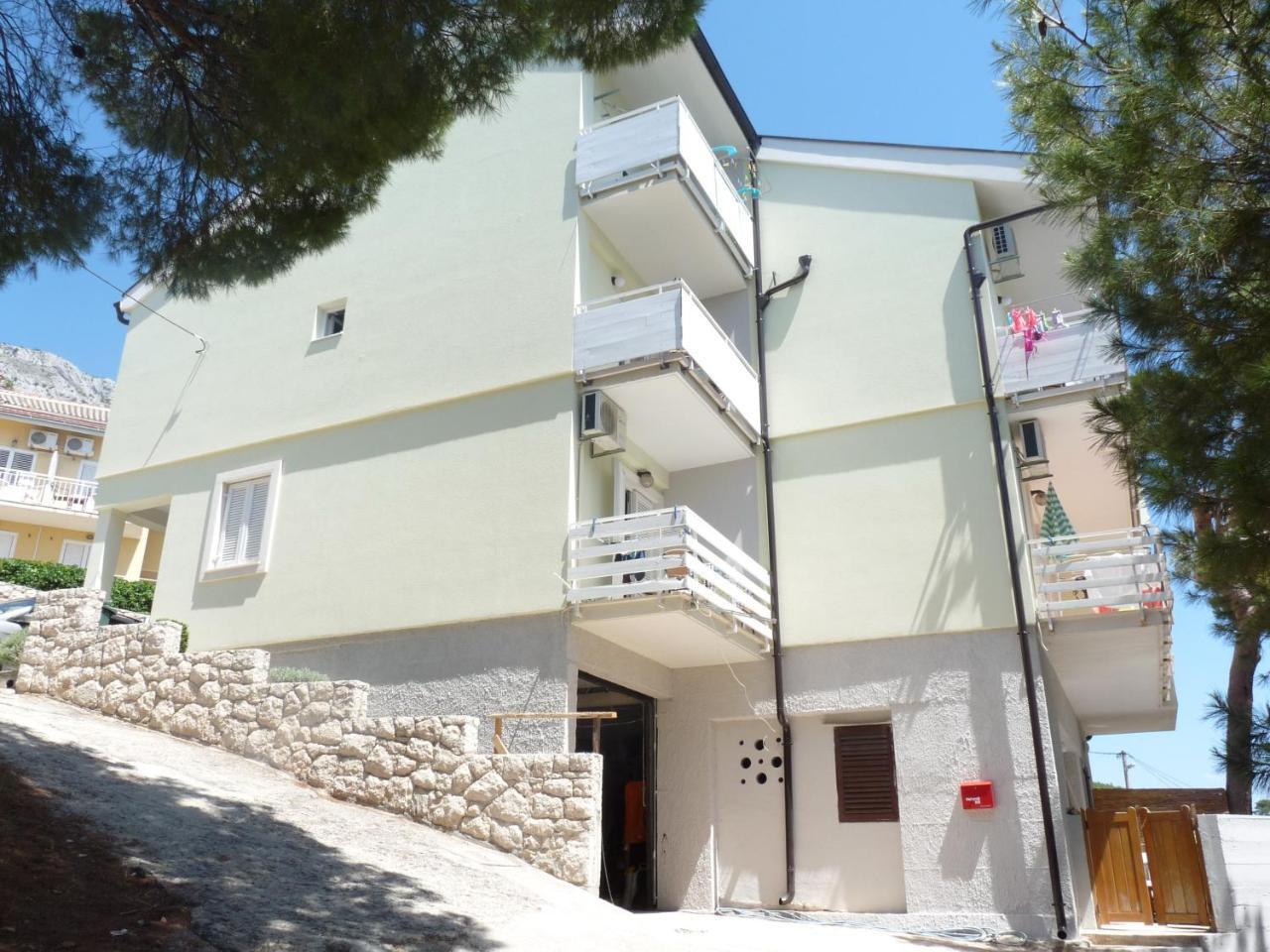 Nemira Beach Apartments Omiš Extérieur photo